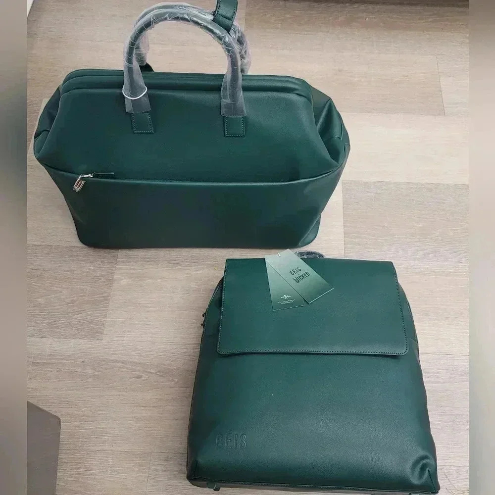 BEIS  Wicked Backpack in Emerald Green 💚🖤💚🖤
